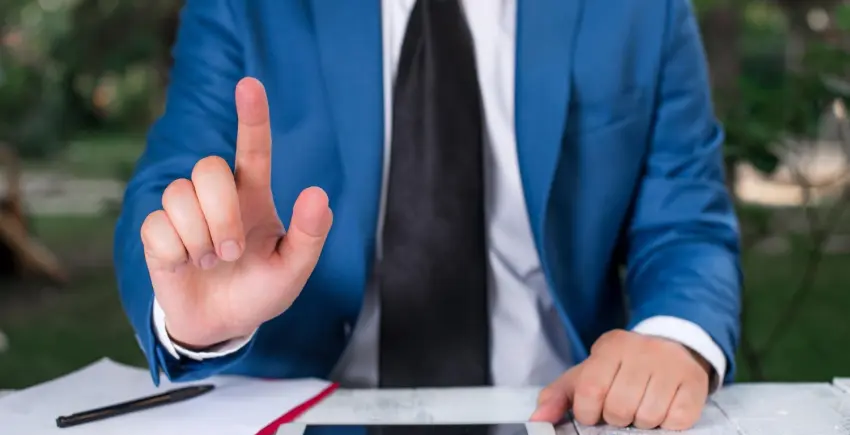 CZY WPROWADZIŁBYŚ GŁOSOWANIE INTERNETOWE W SWOIM KRAJU? - ZA I PRZECIW