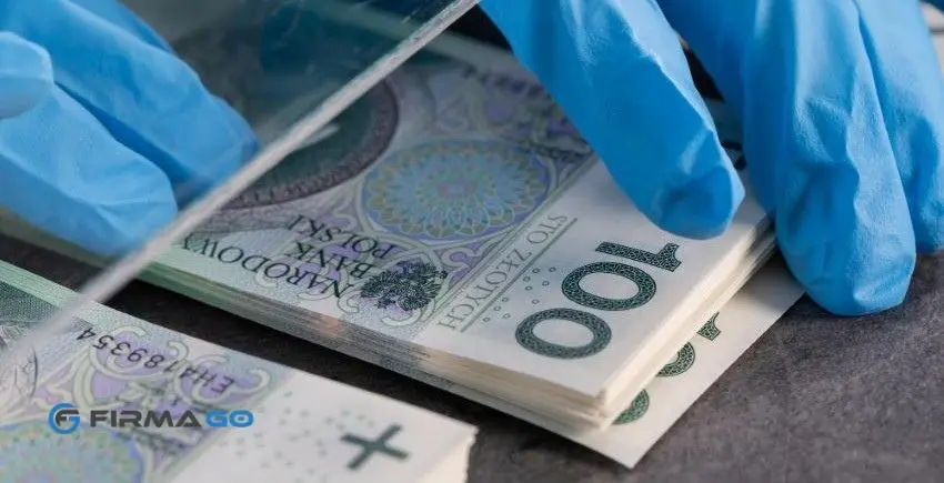 Jak uporządkować finanse w małej firmie i kontrolować przepływ pieniędzy?